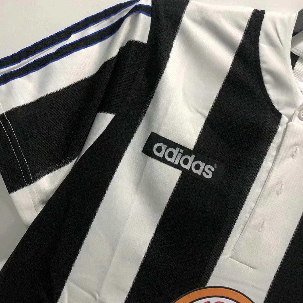 Camisa retrô do Newcastle United 1995/97