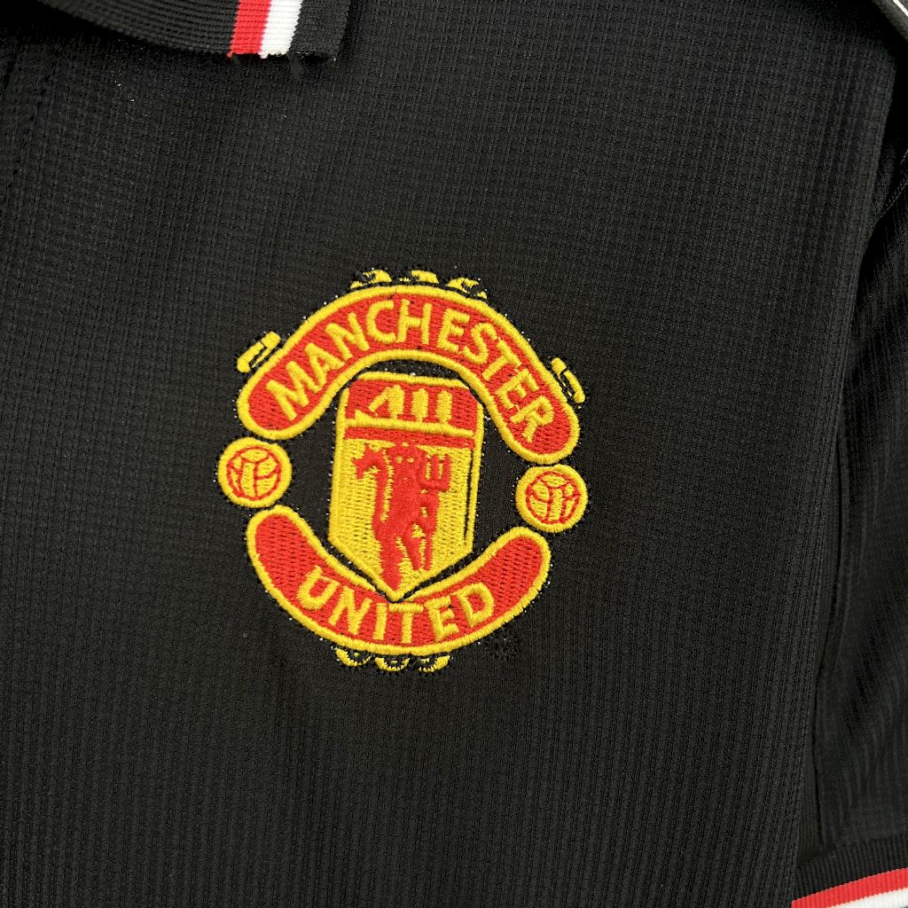 Manchester United 1998/99 Away Retro Jersey