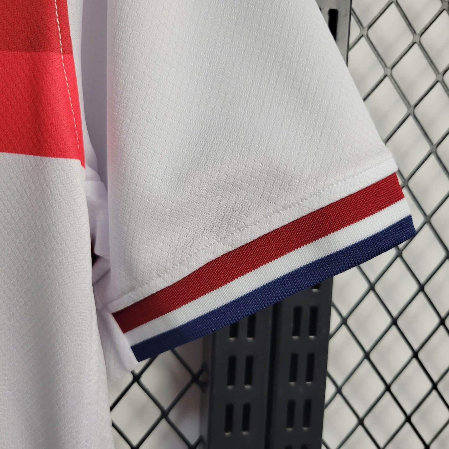 Camisa pré-jogo da Inglaterra para a Eurocopa 2024/25