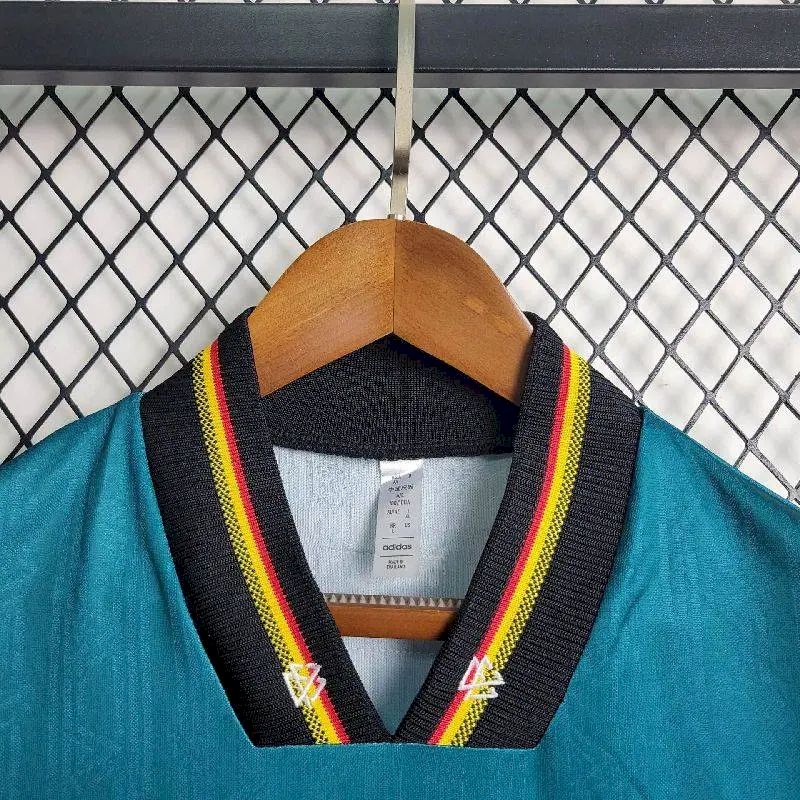 Camisa reserva retrô da Alemanha de 1996