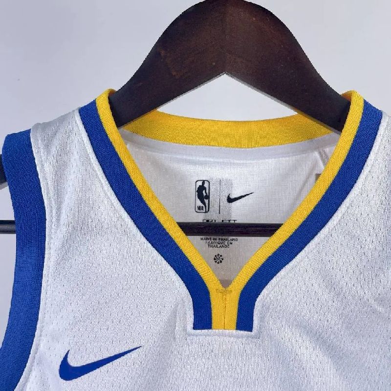 Camisa branca do time juvenil Stephen Curry