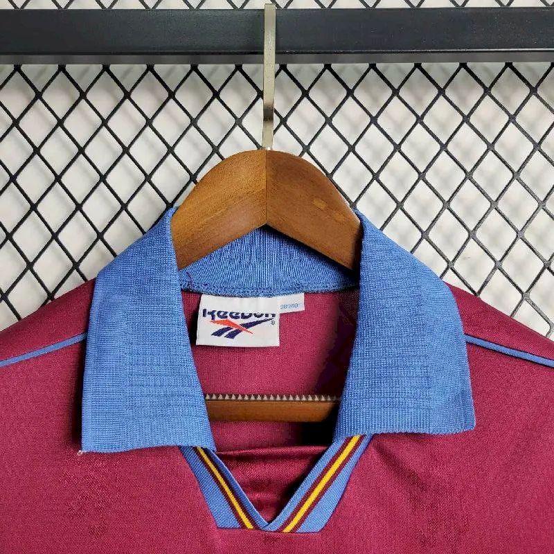 Camisa retrô do Aston Villa 1995/96