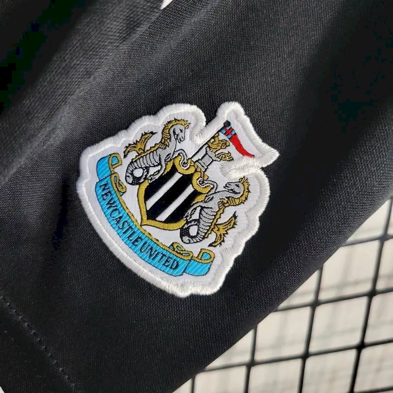 Kit Infantil Newcastle United 2023/24