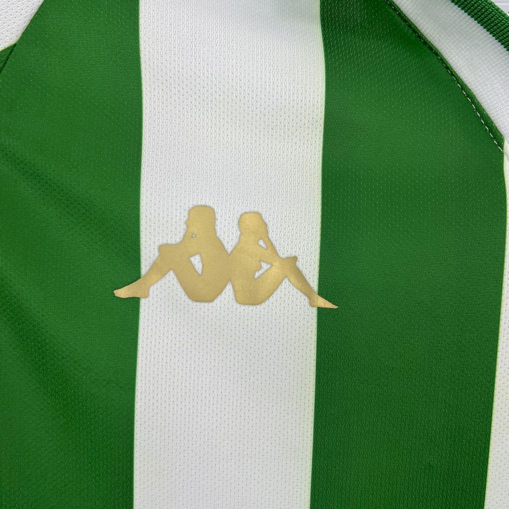 Camisa retrô dourada da Copa do Rei do Real Betis 2011/12
