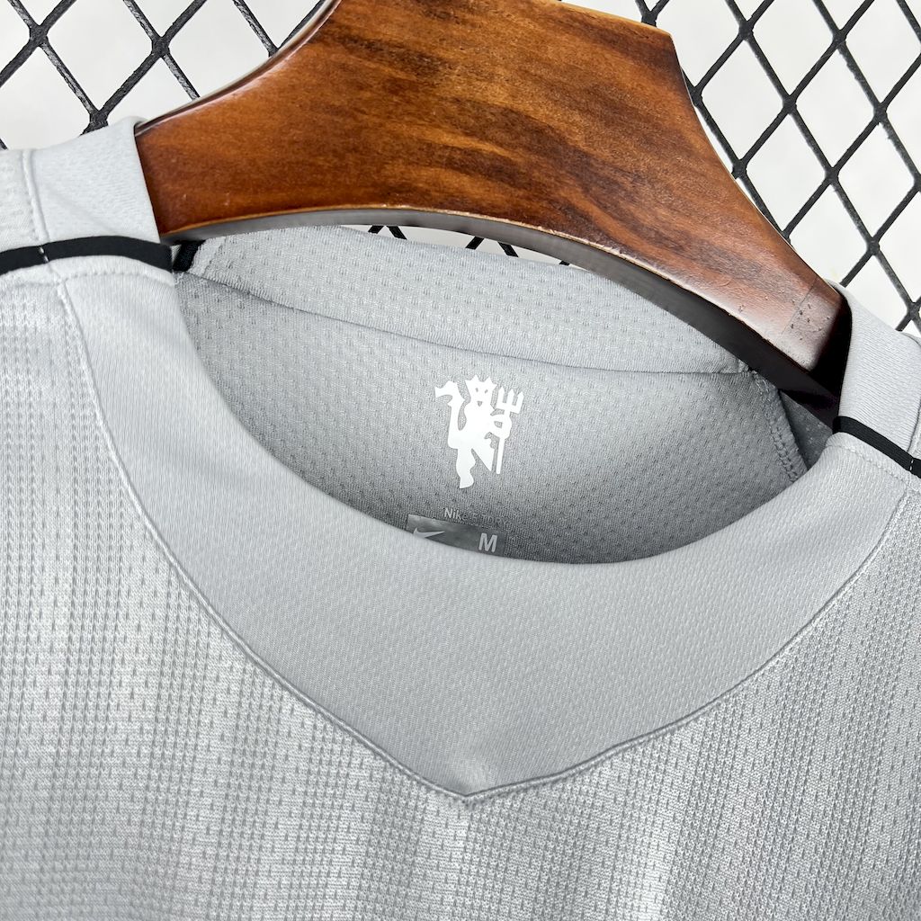 Manchester United 2007/08 Grey Goalkeeper Long Sleeves Retro Jersey