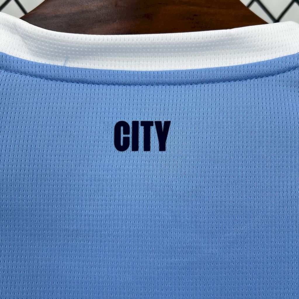 Camisa titular do Manchester City 2025/26