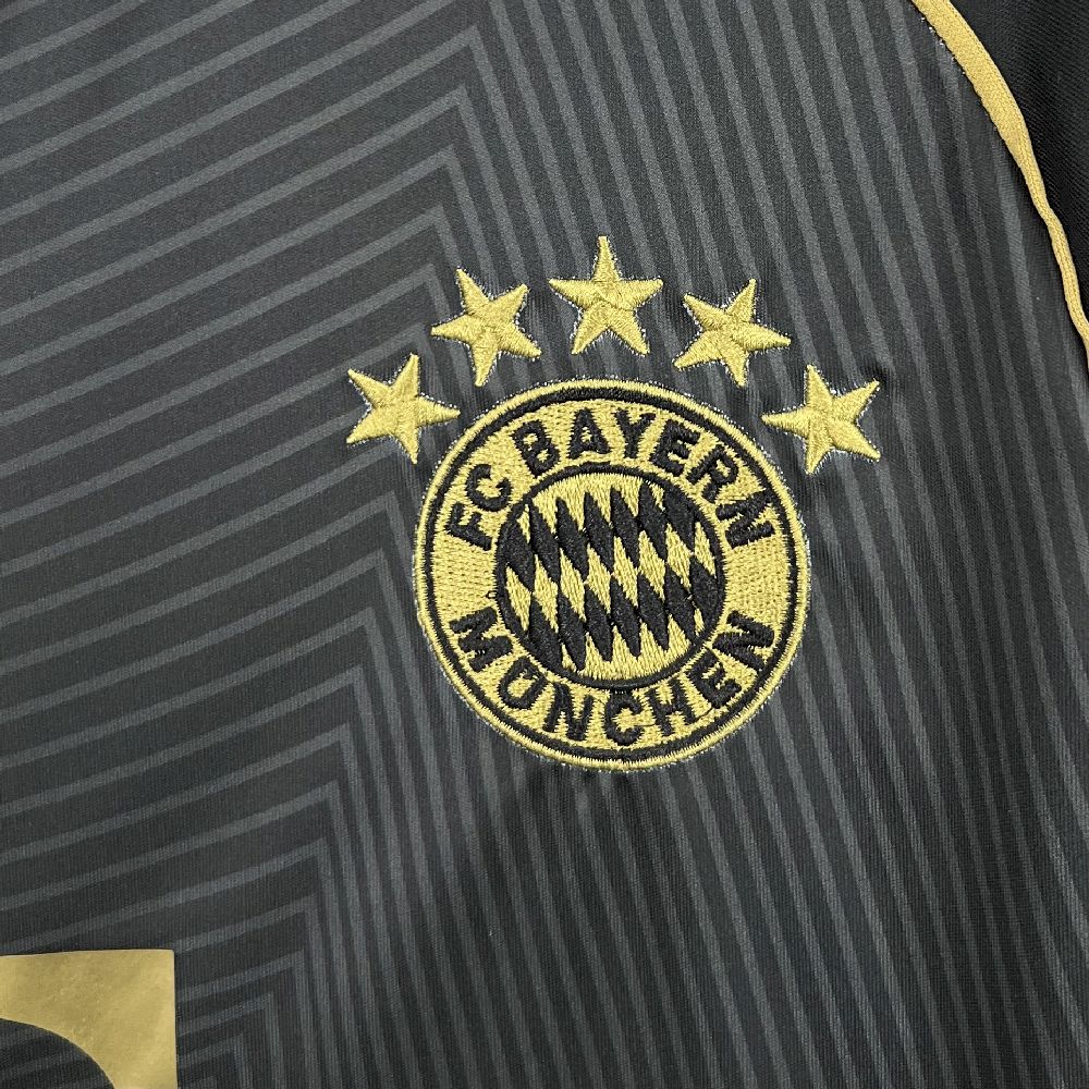 Bayern Munich 2025/26 Black Gold Special Edition Jersey