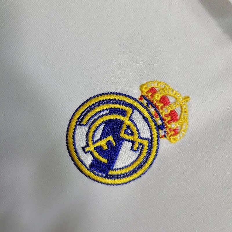 Camisa e shorts retrô infantil do Real Madrid 2011/12