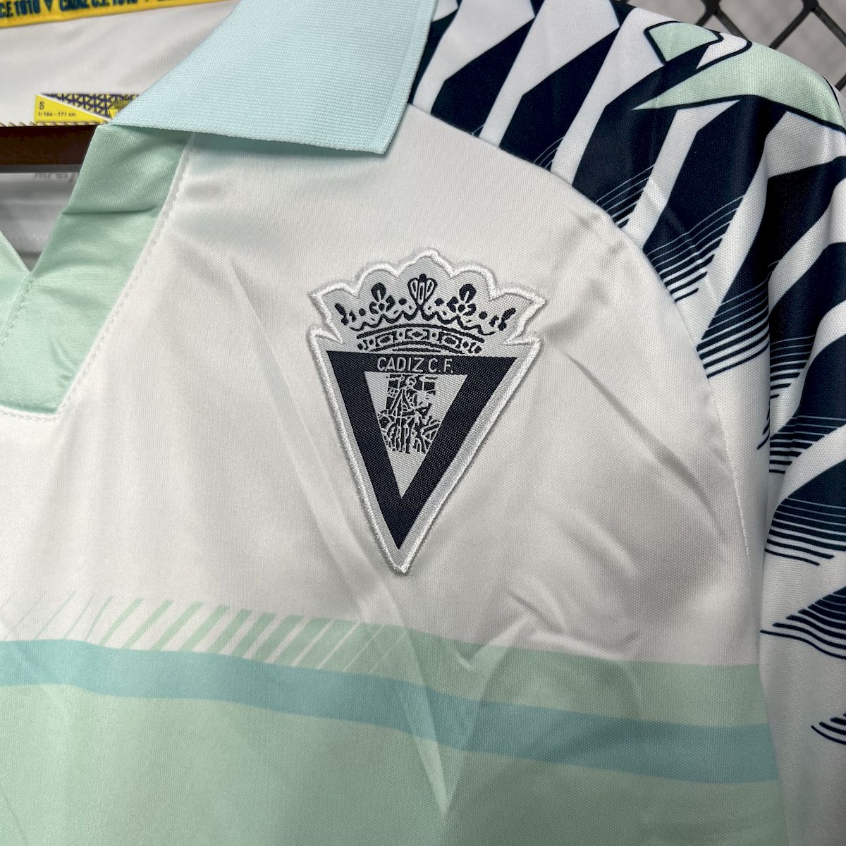 Camisa reserva do Cadiz 2024/25