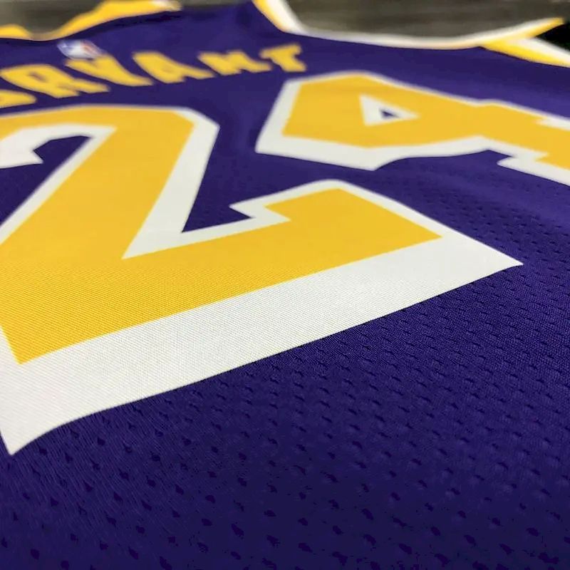 Camisa masculina Kobe Bryant 2020-21 roxa Swingman versão jogador – Edição Statement