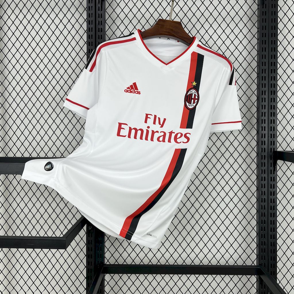 Camisa retrô reserva do AC Milan 2011/12