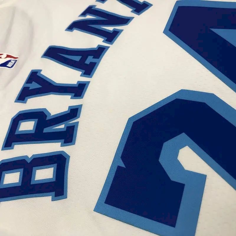 Camisa Kobe Bryant Masculina Branca Versão Jogador – Edição Clássica Retro Conjunta