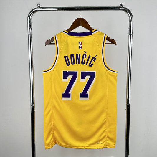 Edição Ícone do Los Angeles Lakers 2023/24 DONCIC#77