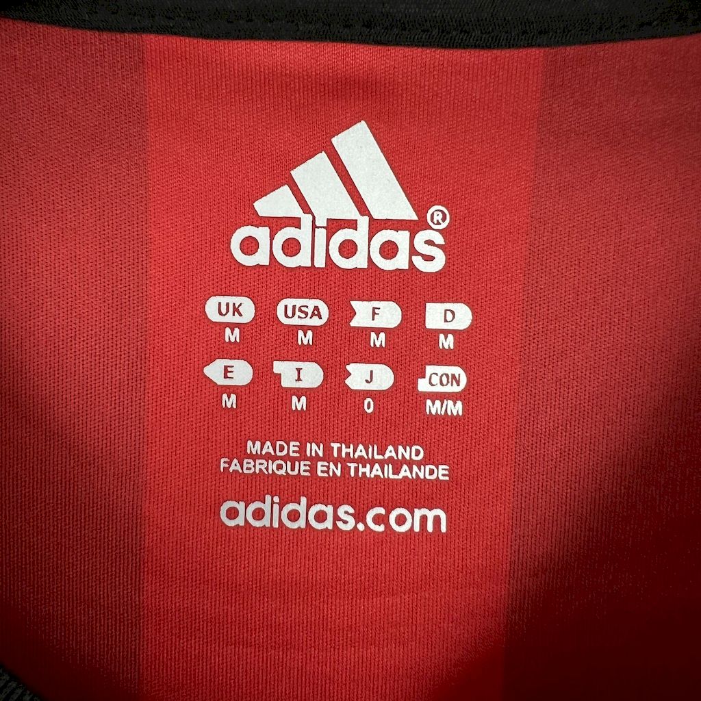 Camisa retrô titular do AC Milan 2017/18