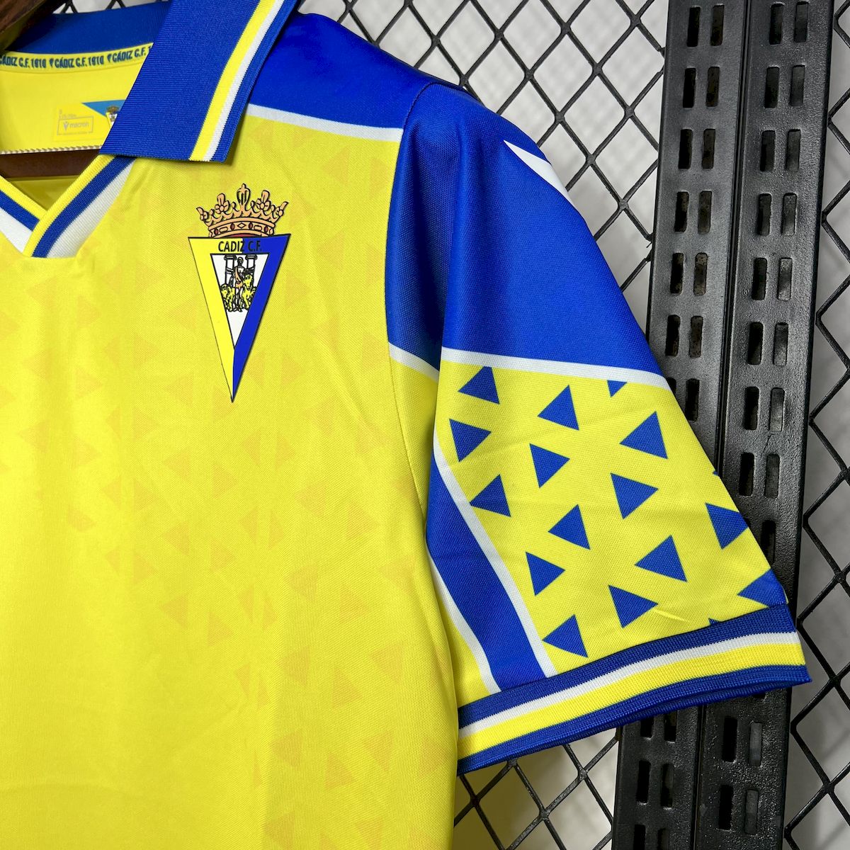 Camisa titular do Cadiz 2024/25