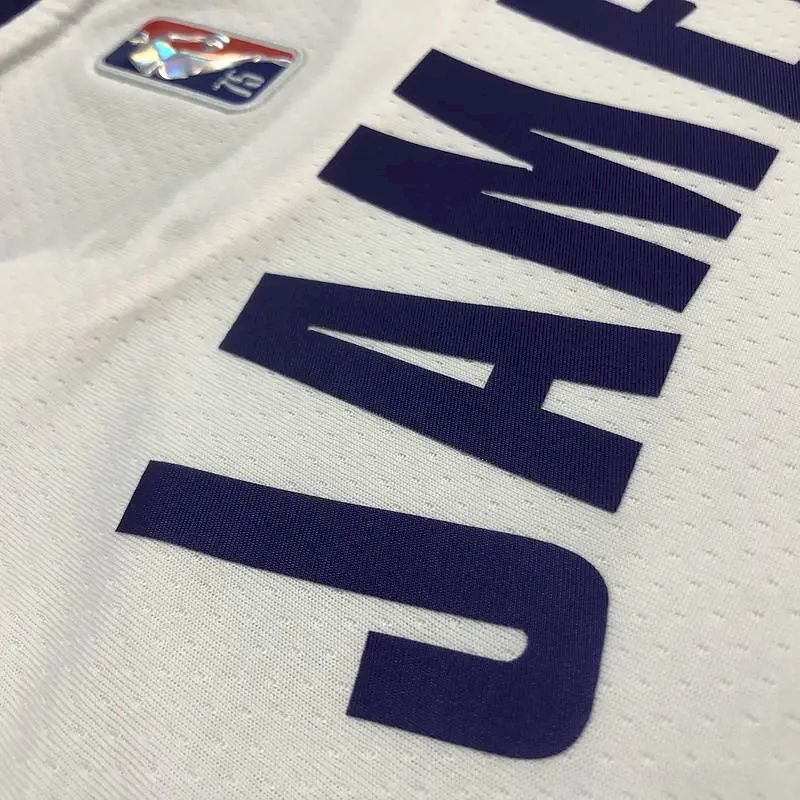 Camisa masculina LeBron James White Team – Edição de 75º aniversário