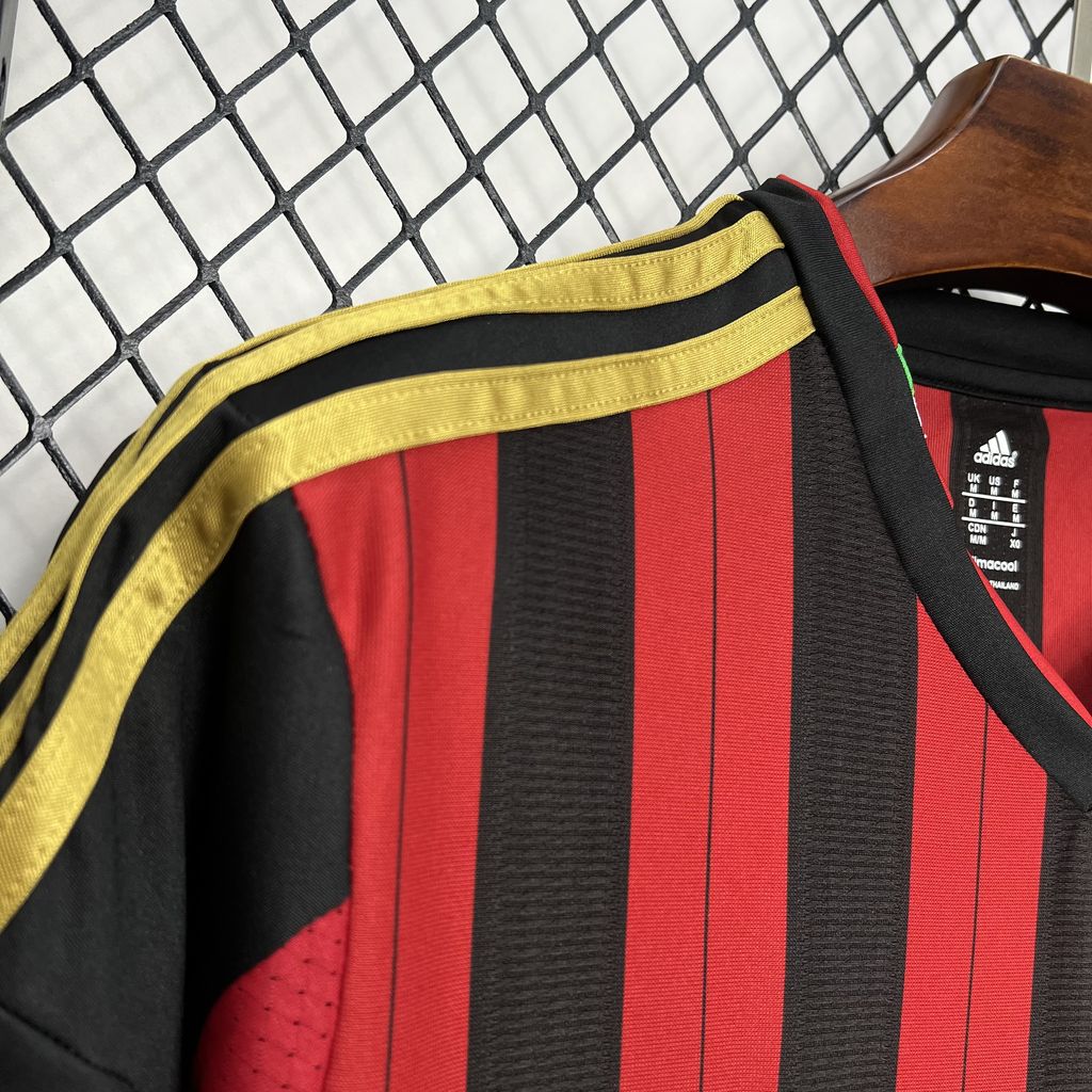 Camisa retrô titular do AC Milan 2013/14