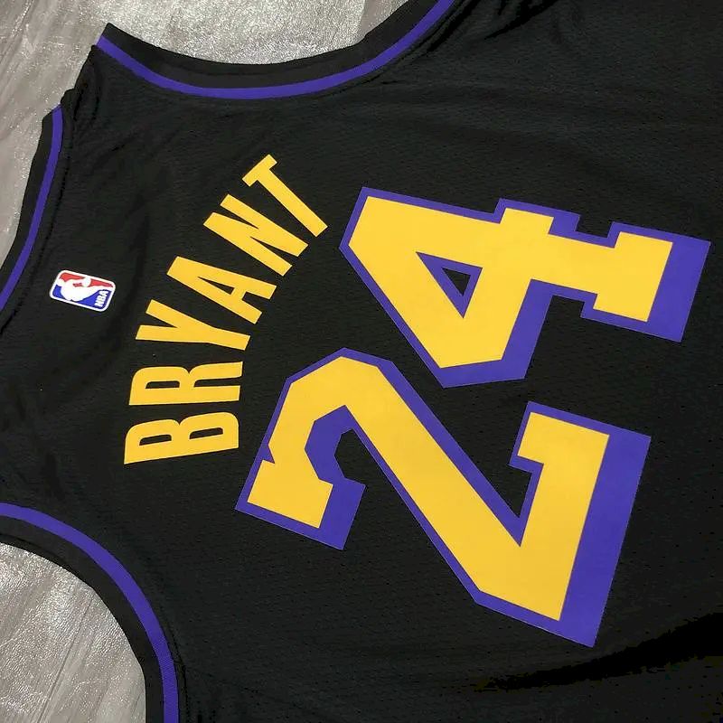 Camisa masculina Kobe Bryant 2020-21 preta versão Swingman – Noche Latina