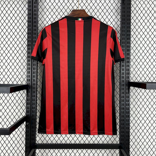 Camisa retrô titular do AC Milan 2017/18