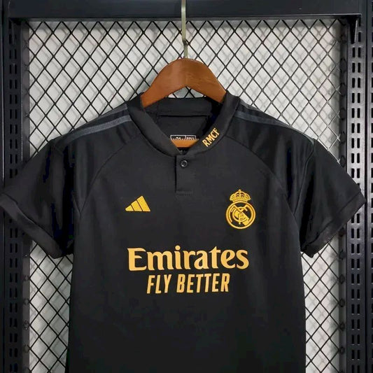 Terceiro uniforme infantil do Real Madrid 2023/24