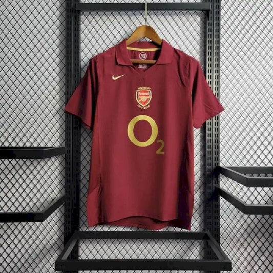 Camisa retrô do Arsenal 2005/06