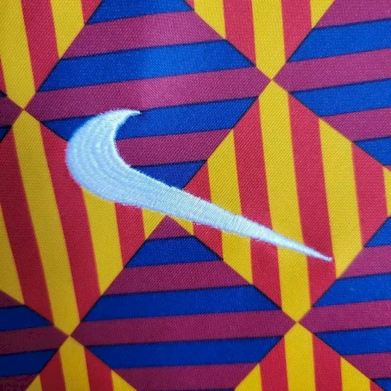 Camisa de treino pré-jogo do Barcelona 2023/24