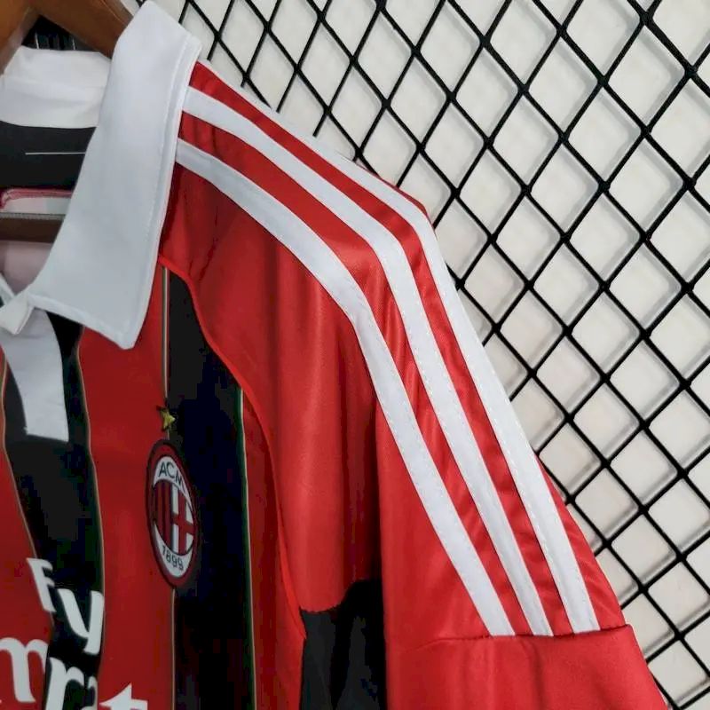 Camisa retrô titular do AC Milan 2012/13