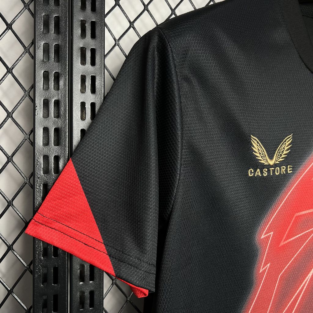 Camisa de treino pré-jogo do Sevilla 2024/25