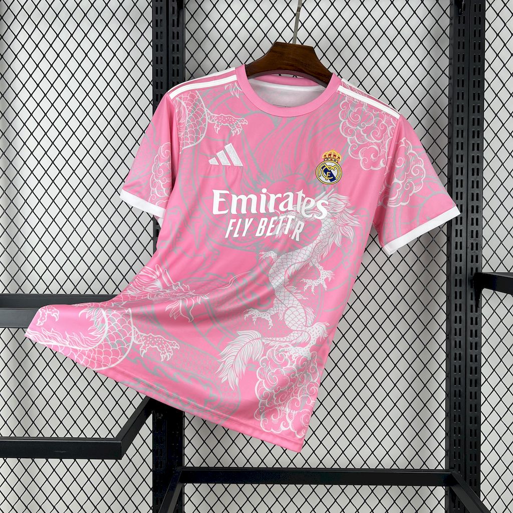 Maillot édition spéciale Dragon rose du Real Madrid 2025/26