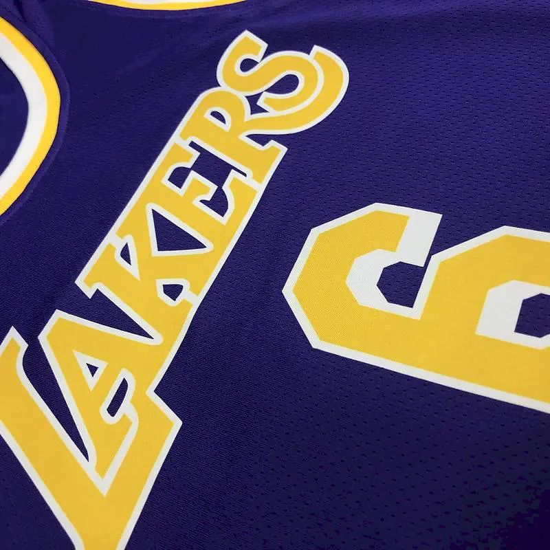 Camisa masculina LeBron James 2020-21 roxa Swingman versão jogador – Edição Statement
