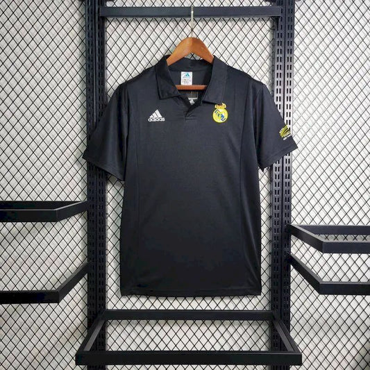 Camisa retrô da edição reserva da Liga dos Campeões do Real Madrid 2002/03