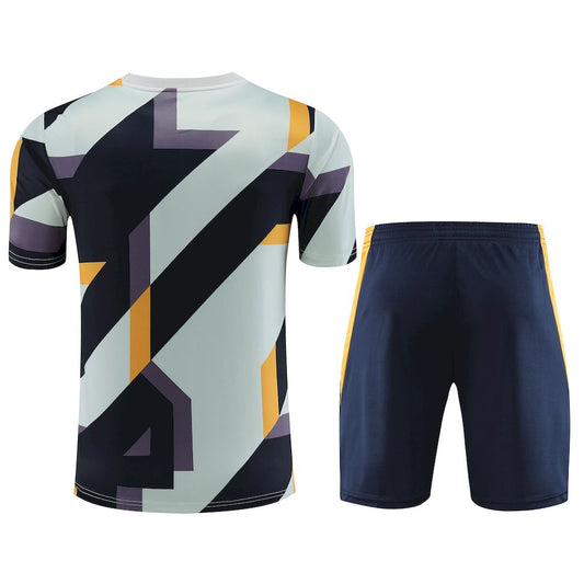 Camisa de treino adulto + shorts do Real Madrid 2023/24 418