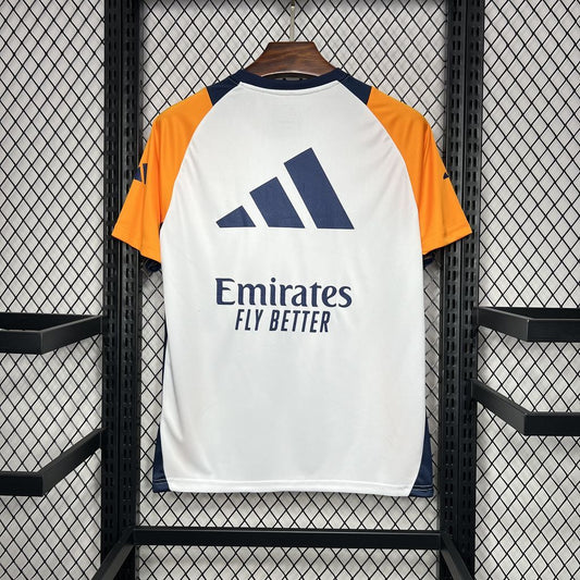 Camisa 4 do Real Madrid para o treino pré-jogo 2024/25