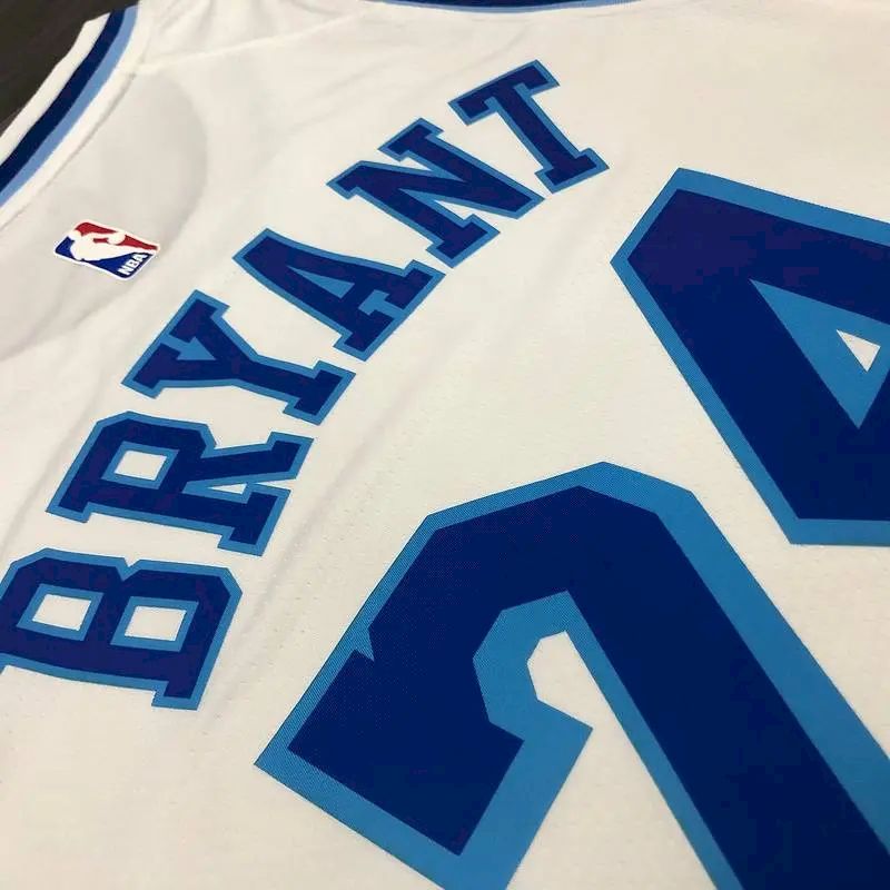 Camisa Kobe Bryant Masculina Branca Versão Jogador – Edição Clássica Retro