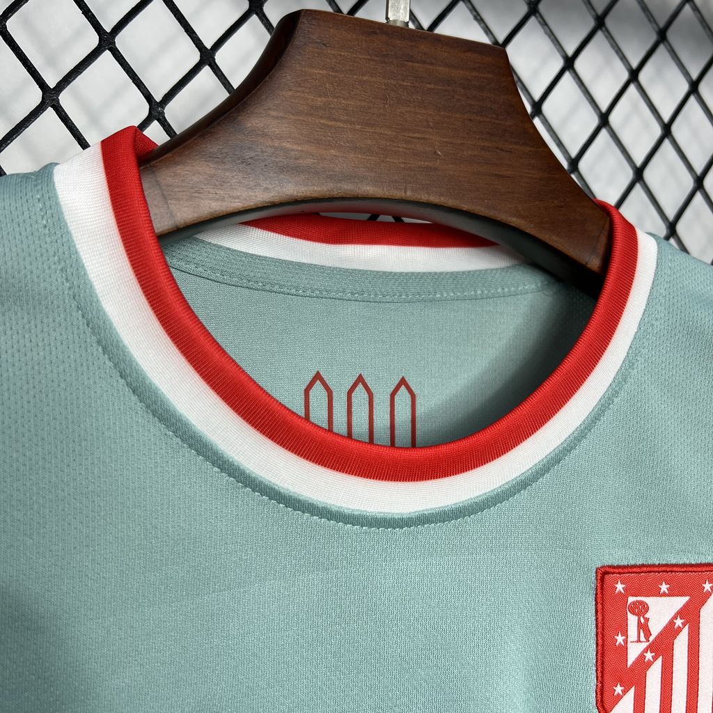 Kit reserva infantil do Atlético de Madrid 2024/25