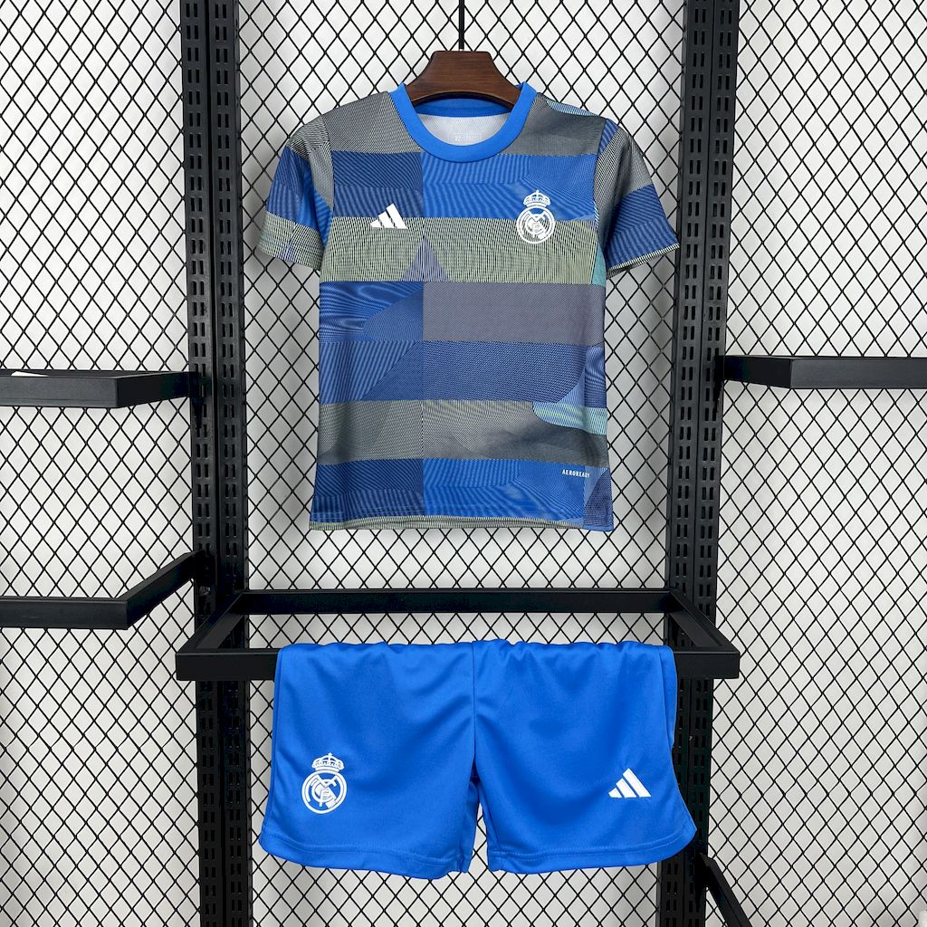 Kit infantil de treino pré-jogo do Real Madrid 2025/26