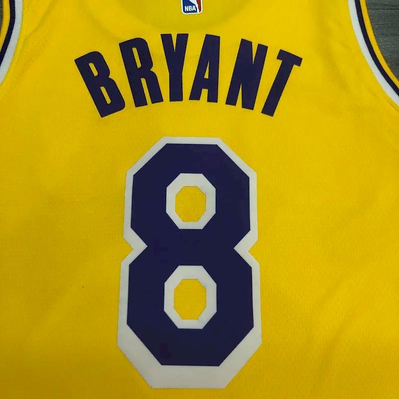 Camisa amarela masculina Kobe Bryant versão jogador – Edição clássica retrô