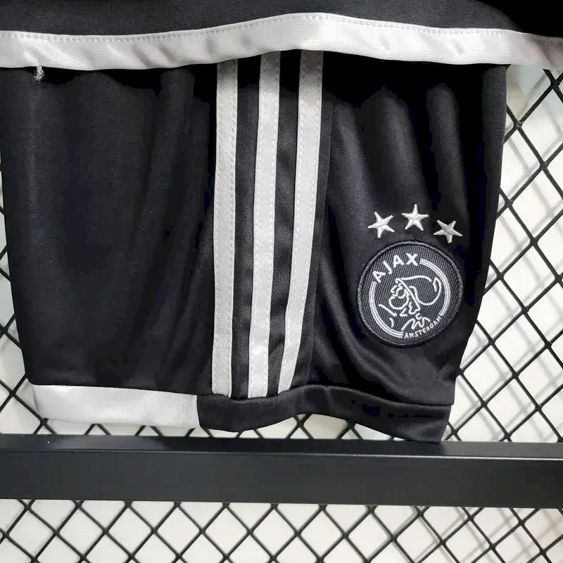 Terceiro uniforme infantil do Ajax 2023/24