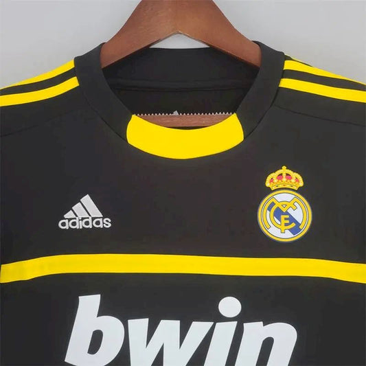 Camisa retrô de goleiro do Real Madrid 2011/12