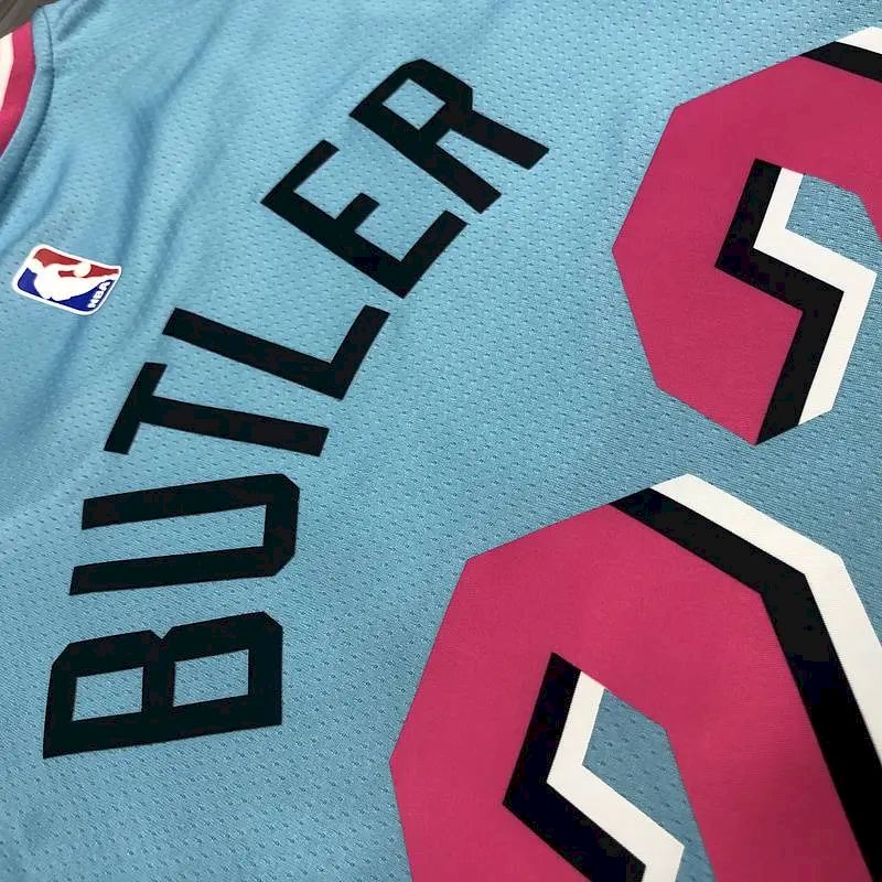 Camisa Jimmy Butler Masculina Azul Versão Jogador – Edição Clássica Retro