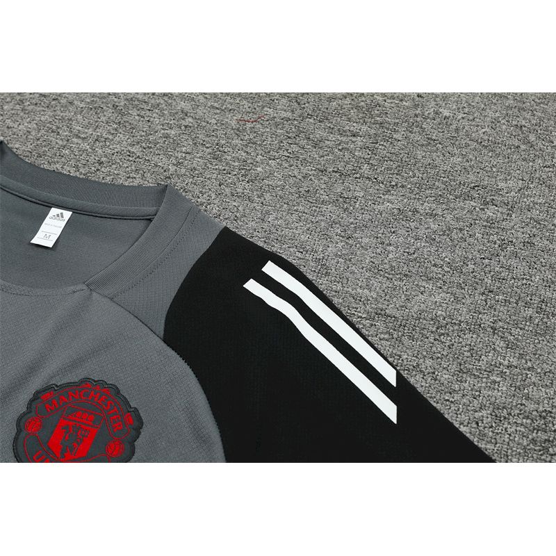 Camisa de treino adulto + short Manchester United 2024/25 14001