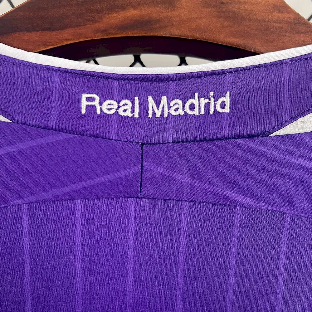Camisa Retro Terceiro Real Madrid 2006/07