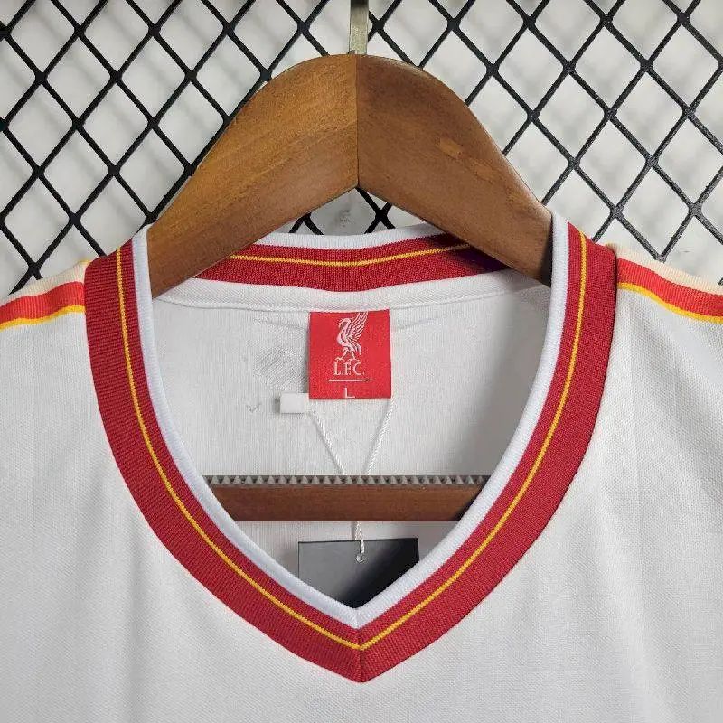 Camisa retrô reserva do Liverpool 1985/86