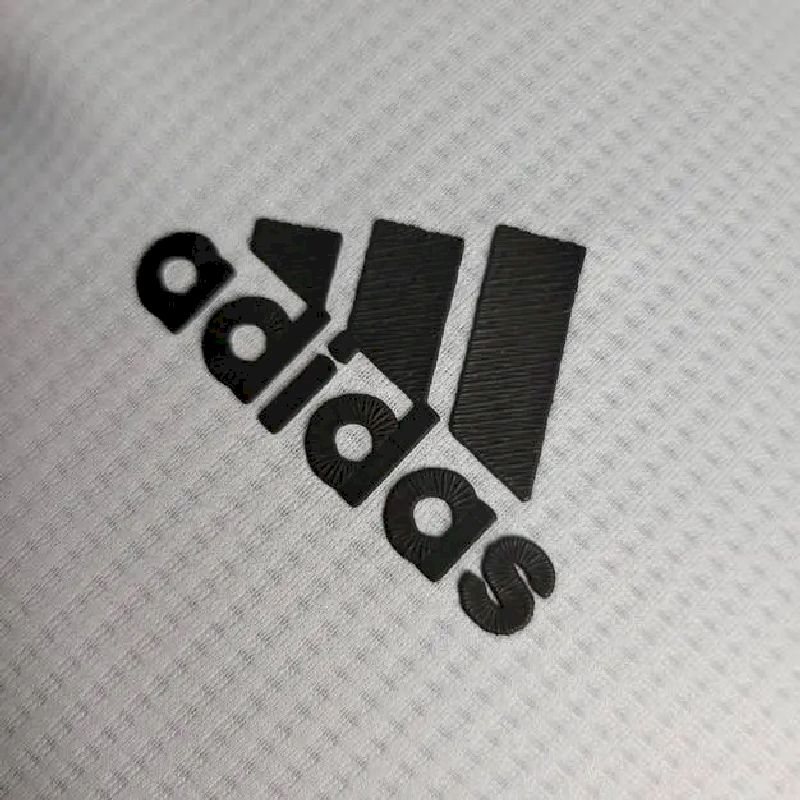 Camisa titular do River Plate 2023/24, versão jogador
