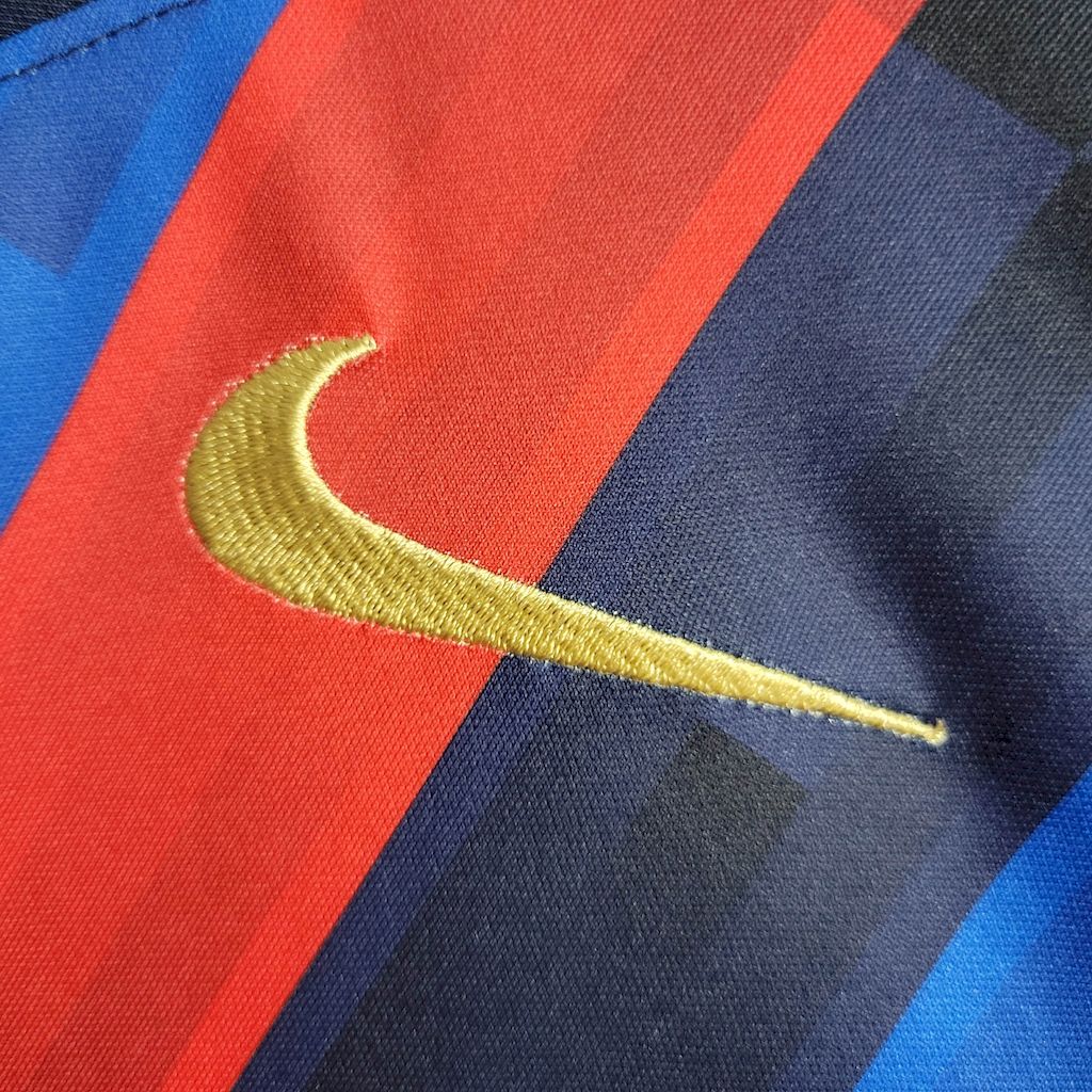 Camisa retrô principal do Barcelona 2022/23