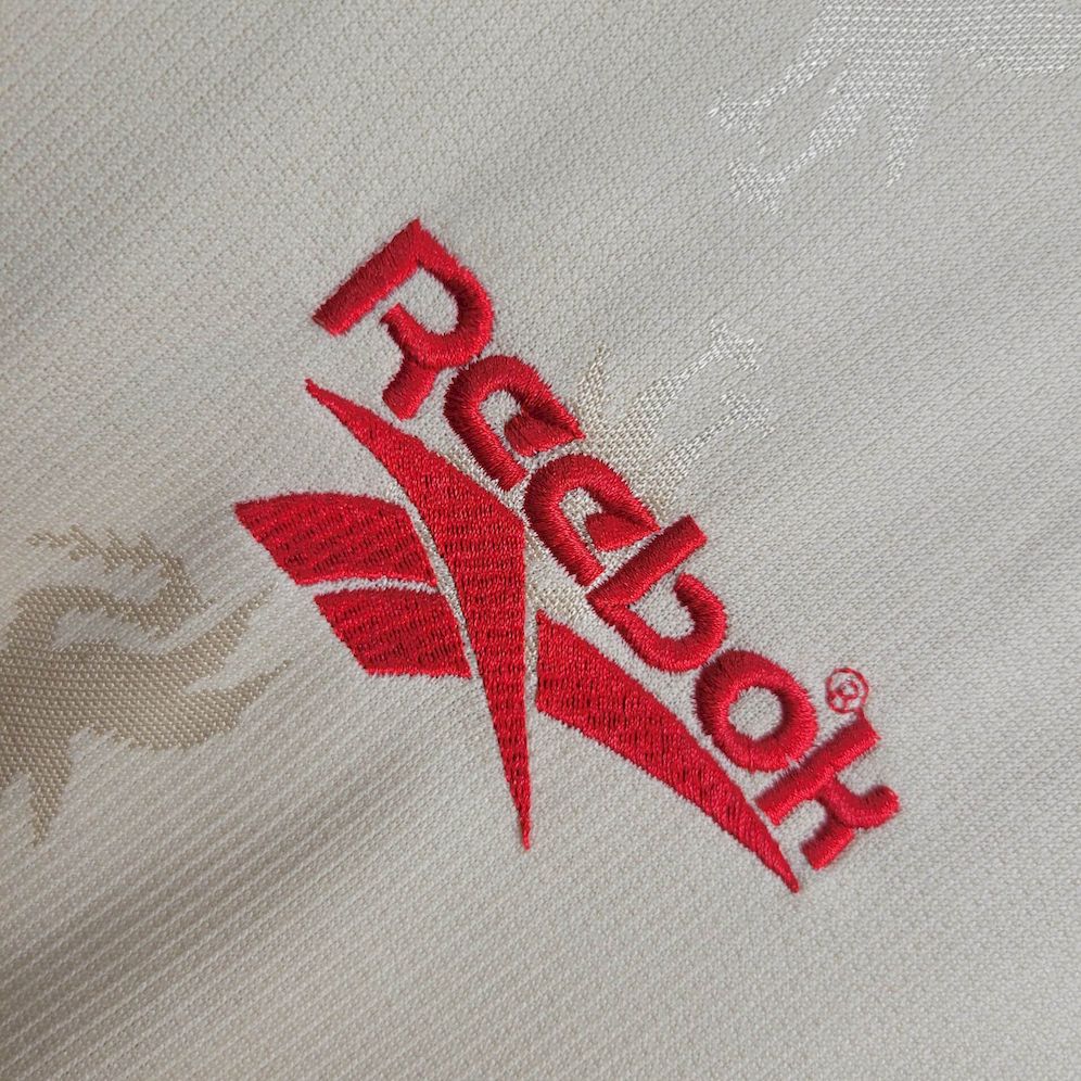 Camisa retrô reserva do Liverpool 1996/97