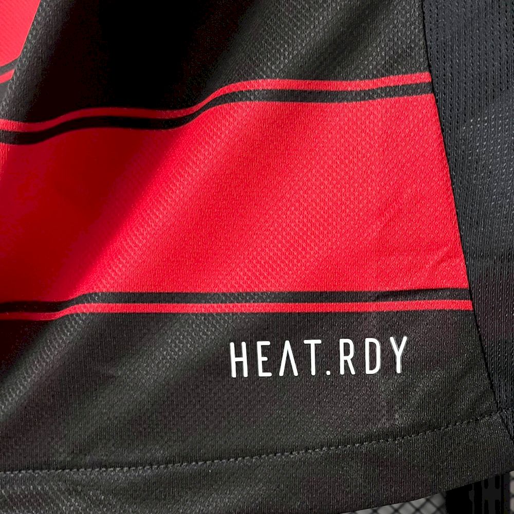 Camisa titular do Flamengo 2025/26 versão jogador