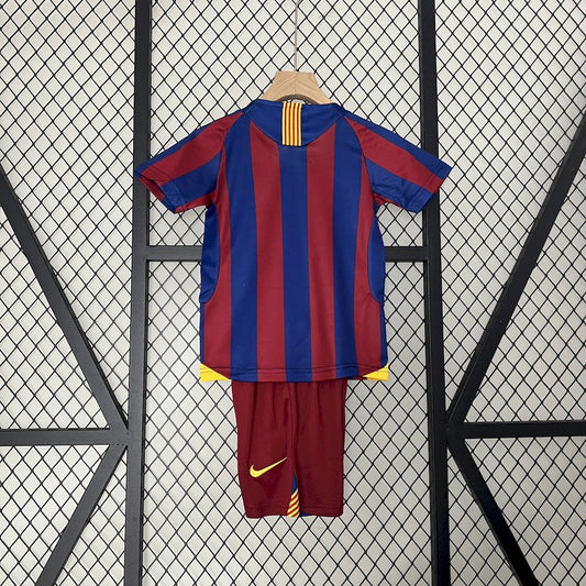 Camisa e shorts retrô infantil do Barcelona 2005/06