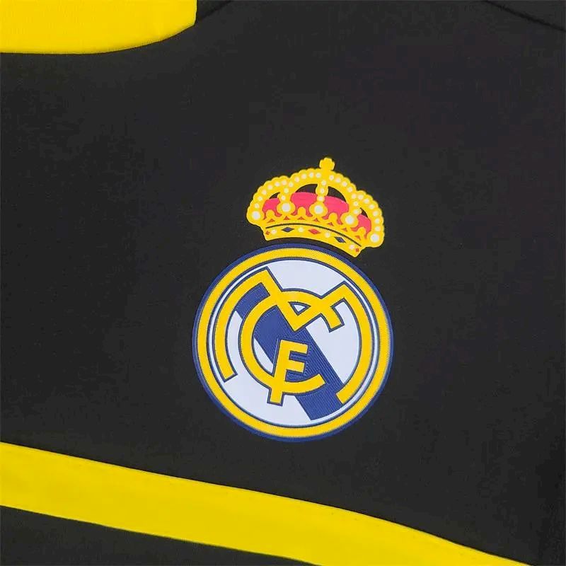 Camisa retrô de goleiro do Real Madrid 2011/12
