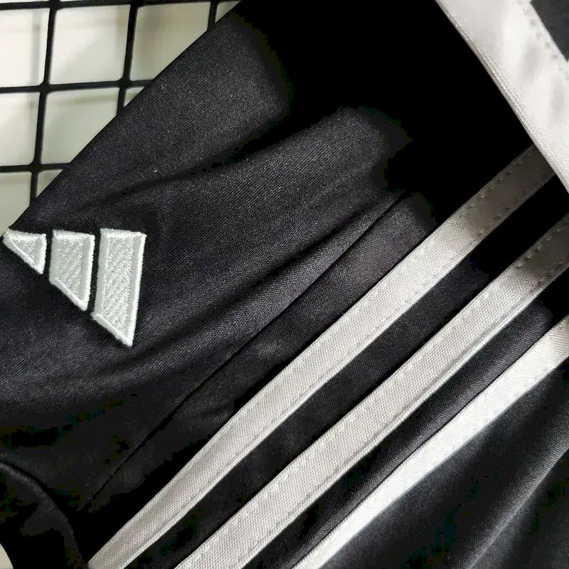Terceiro uniforme infantil do Ajax 2023/24